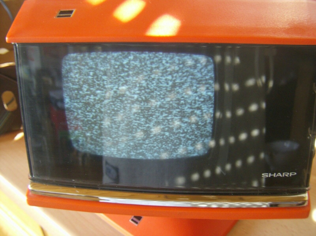 1970's SHARP 5p - 12  s - vintage TV orange Space Age Design  Sharpt10