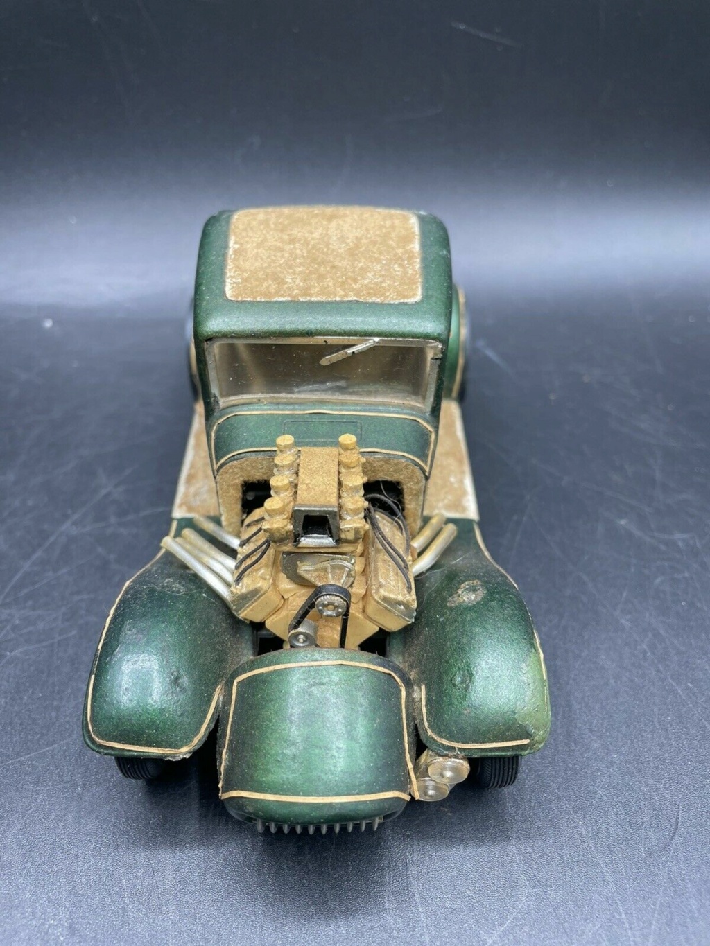 Vintage built automobile model kit survivor - Hot rod et Custom car maquettes montées anciennes - Page 15 Survi211