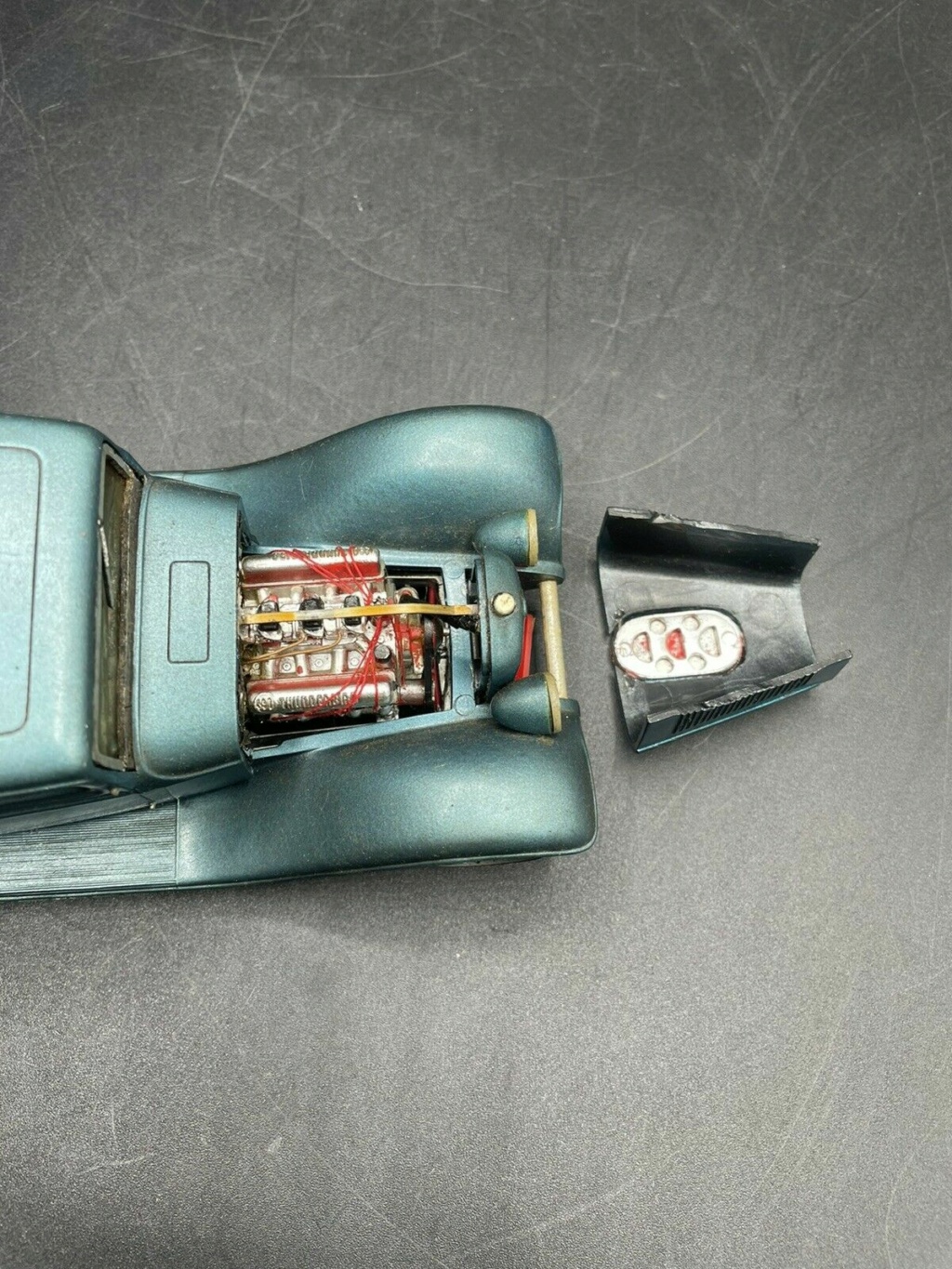 Vintage built automobile model kit survivor - Hot rod et Custom car maquettes montées anciennes - Page 15 Surviv18
