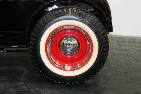 AMT 40's 50's Ford Steel Wheels w/Chrome Hubcaps & Outer Ring 1/25 Scale