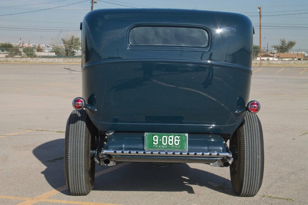 1932 Ford hot rod - Page 14 Tud310