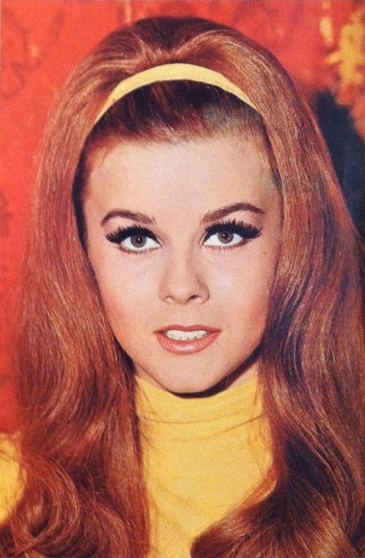 Ann Margret Tumbl148