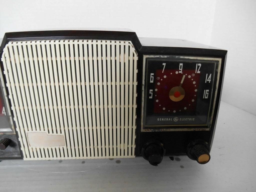 General Electric GE Clock Phono/Radio Musaphonic - 1955 Vintag15