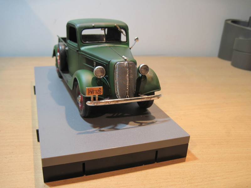 [REVELL] FORD 37 pickup Réf 85 4516 - Page 2 Img_6028