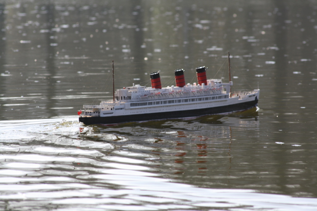 R.M.S. Queen Mary 1936 als RC Modell - Seite 4 Img_6526