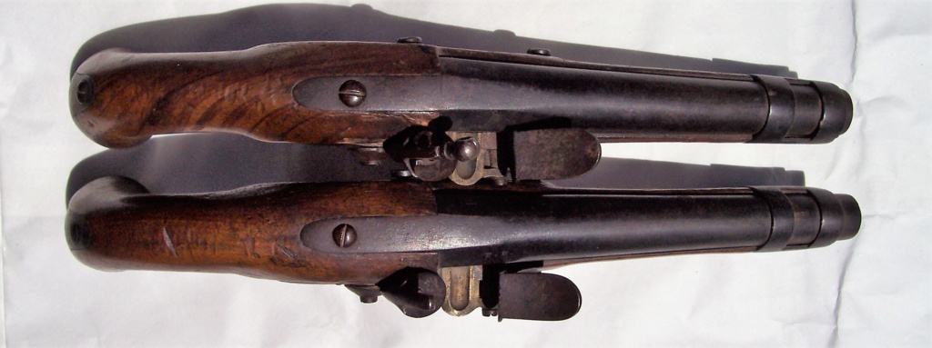 identification d un poinçon sur une paire de pistolets  révolution   319