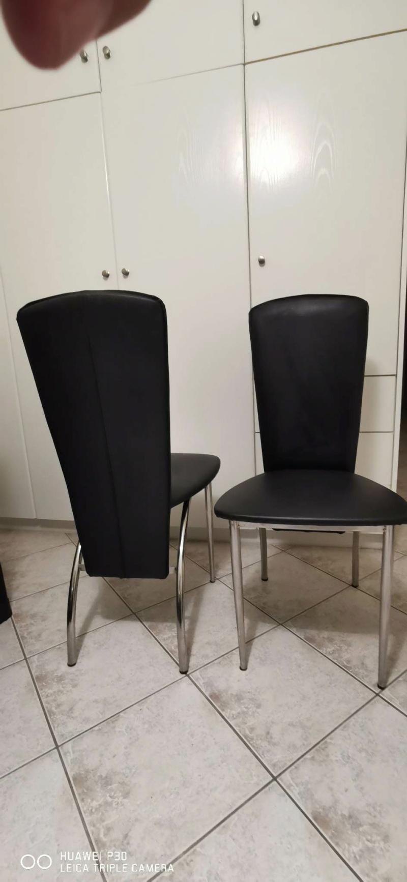 Τραπέζι με δύο καρέκλες  31983510
