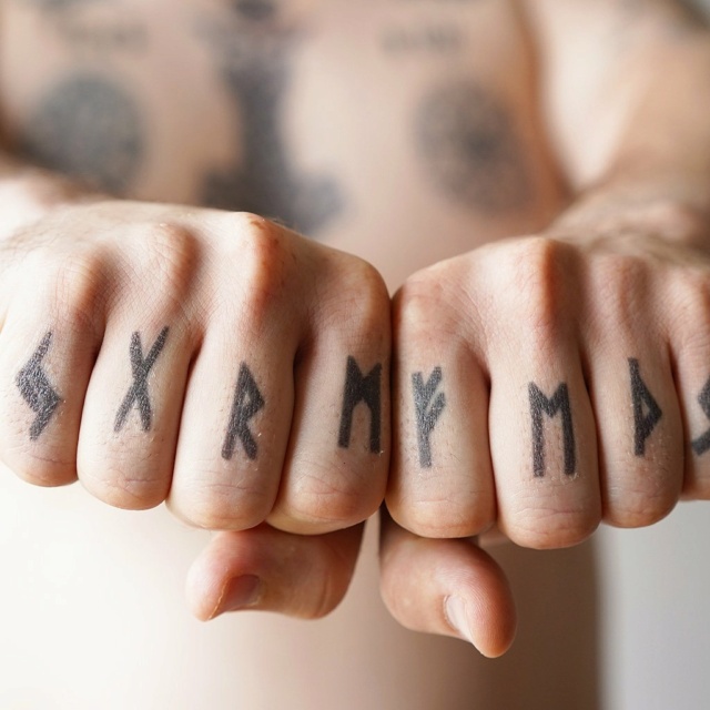 Татуировки с Рунами (подборка фото) - Страница 9 Viking12