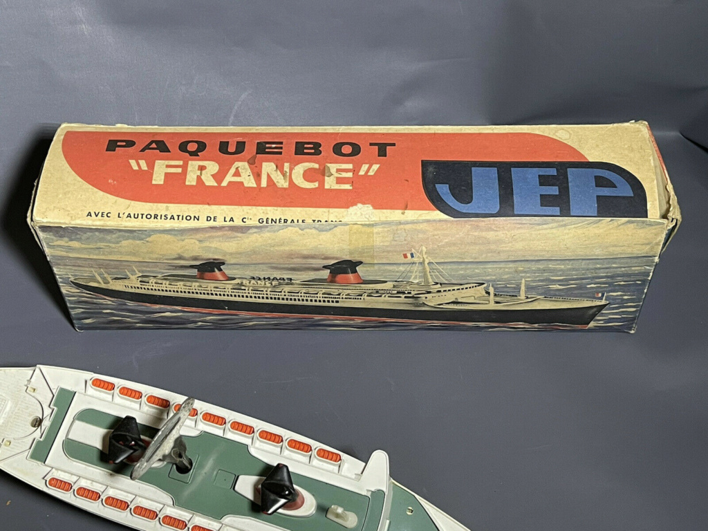 Un joli " FRANCE " JEP 917 France18