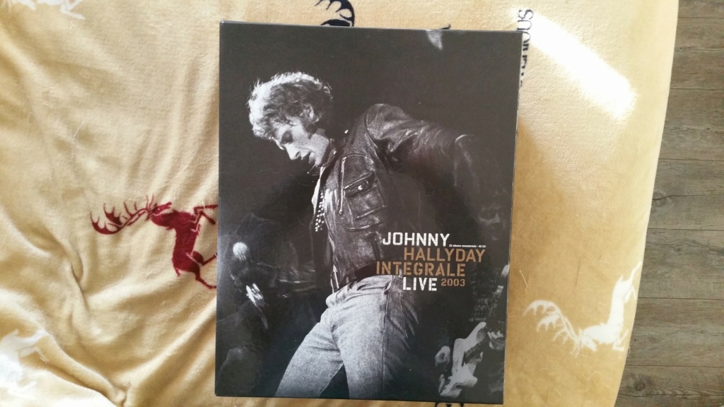 2003  -  COFFRET JOHNNY HALLYDAY 'INTEGRALE LIVE' ( 22 ALBUMS - 43CD ) 0389