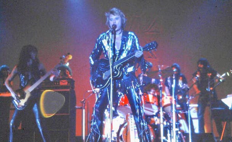 RECAPITULATIF DES PLUS BEAUX CONCERTS DE JOHNNY HALLYDAY ( 1980 - 1999 ) 2/4 15364611