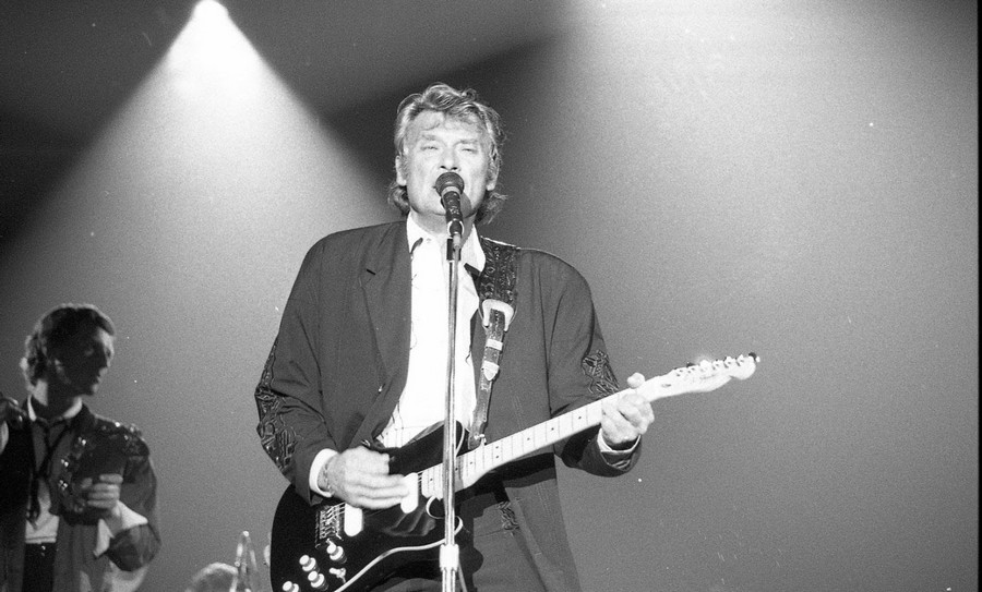 RECAPITULATIF DES PLUS BEAUX CONCERTS DE JOHNNY HALLYDAY ( 1980 - 1999 ) 2/4 16180152