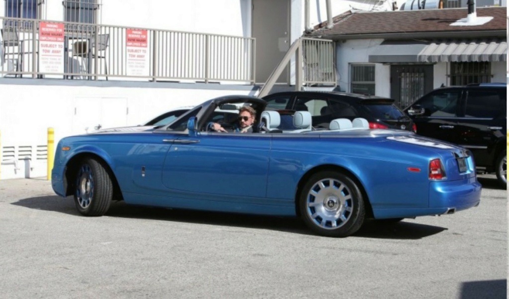 ROLLS-ROYCE PHANTOM DROPHEAD COUPE DE JOHNNY HALLYDAY ( 2014 ) 17203210