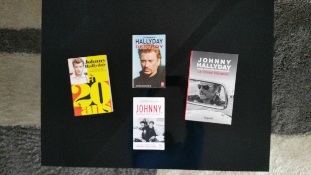 LIVRES DE JOHNNY A PRIX TRES REDUIT 20200825