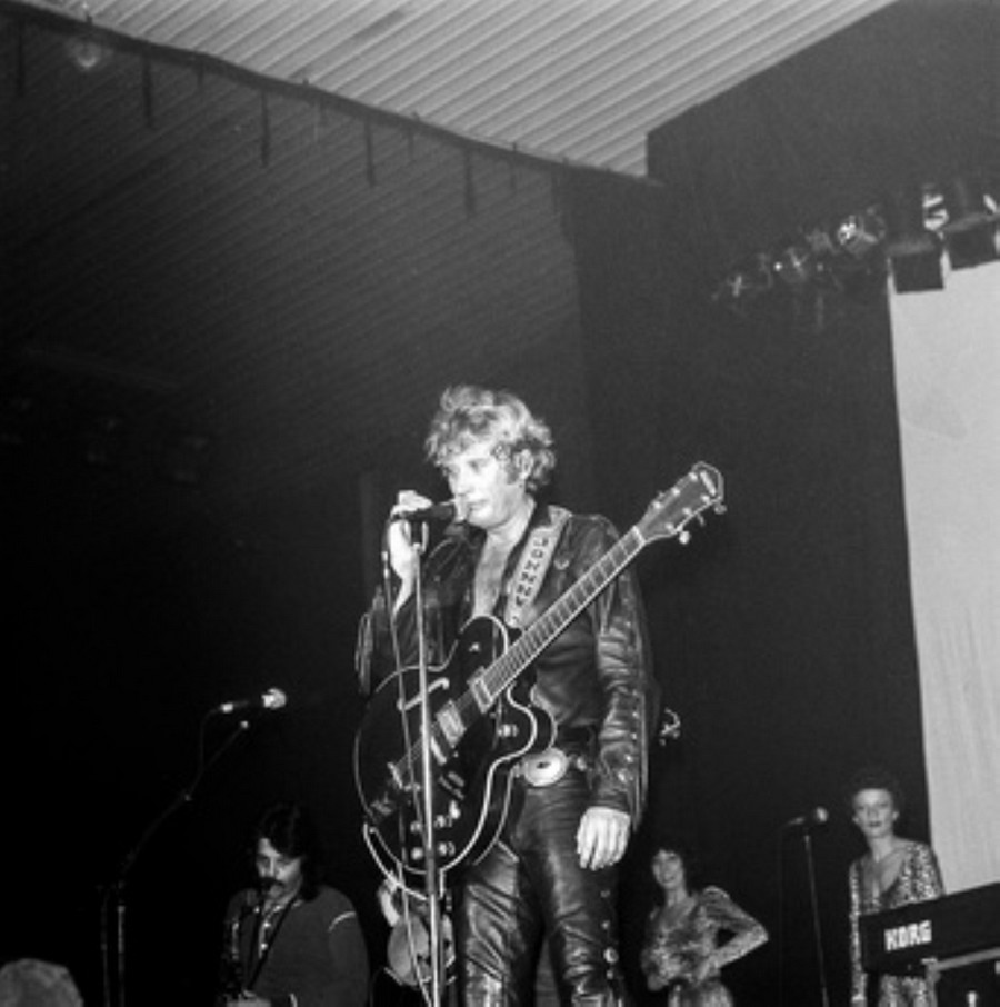 LES CONCERTS DE JOHNNY 'HIPPODROME DE PANTIN 1981' Akg77747