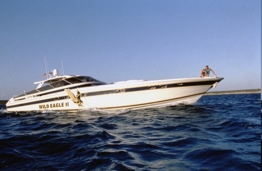 LES BATEAUX DE JOHNNY HALLYDAY ‘WILD EAGLE II’ ( 1995 ) Jh006w13