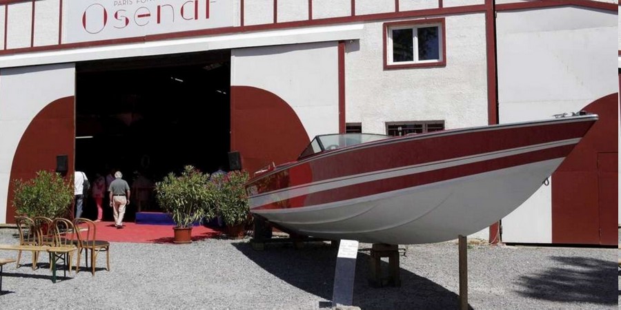 LES BATEAUX DE JOHNNY HALLYDAY ‘BERTRAM’ ( 1975 ) Le-des11