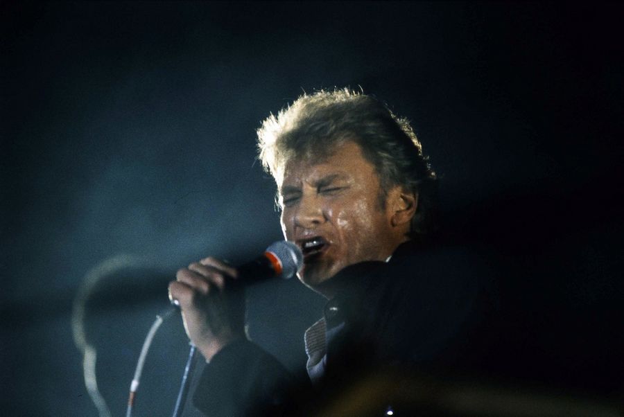 RECAPITULATIF DES PLUS BEAUX CONCERTS DE JOHNNY HALLYDAY ( 1980 - 1999 ) 2/4 Mjfq0410