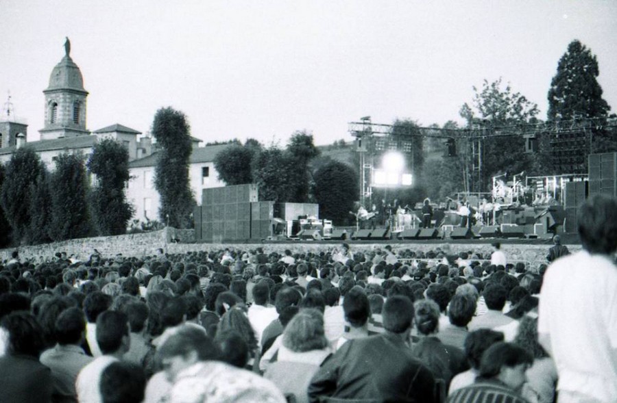 RECAPITULATIF DES PLUS BEAUX CONCERTS DE JOHNNY HALLYDAY ( 1980 - 1999 ) 2/4 Sans5013