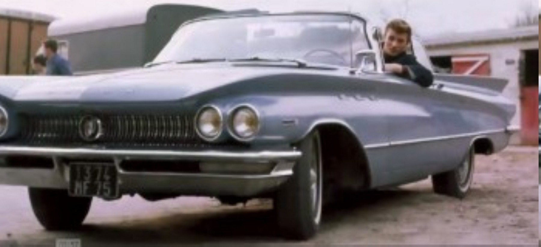 La Buick Invicta 225 Cabriolet de Johnny ( 1962 ) Sans_145