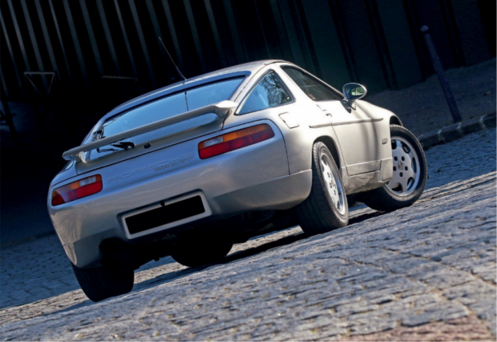 La Porsche 928 S4 GT de Johnny ( 1991 ) Telech10