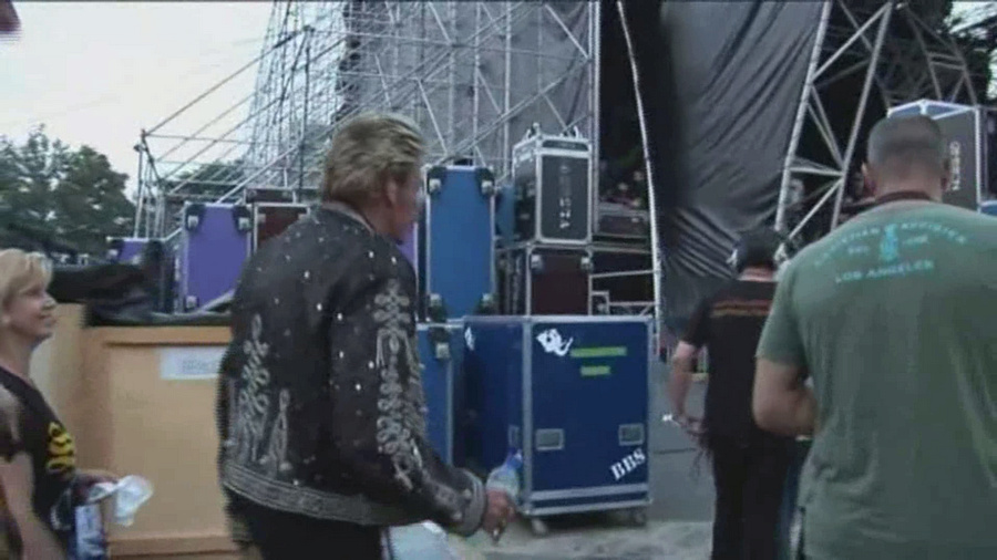 LES CONCERTS DE JOHNNY 'CARHAIX-PLOUGUER 2006' Vlcs1360
