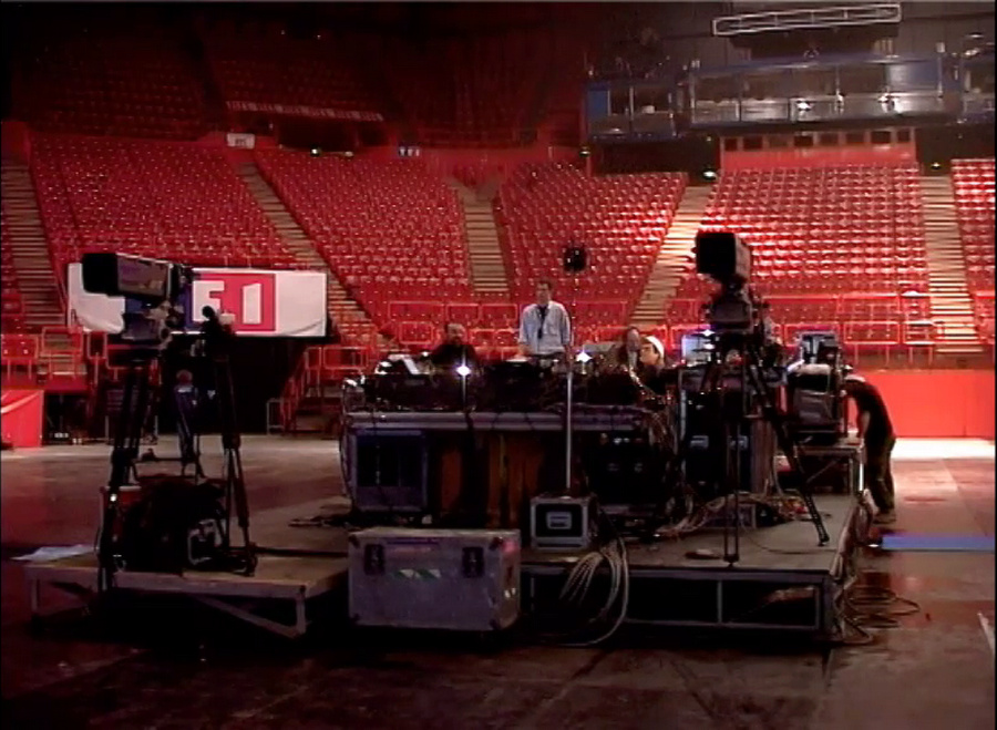 LES CONCERTS DE JOHNNY 'BERCY, PARIS' 2003 Vlcs1589