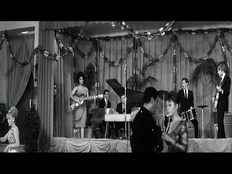 LES FILMS DE JOHNNY 'CHERCHEZ L’IDOLE' 1964 Vlcs2584
