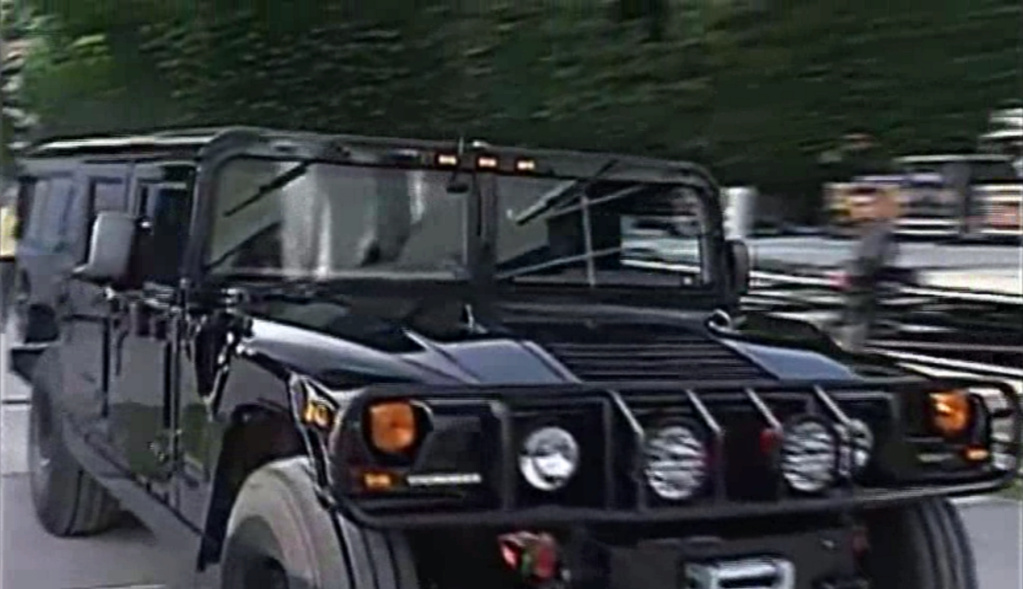 Le Hummer H1 de Johnny ( 2000 ) Vlcsn275