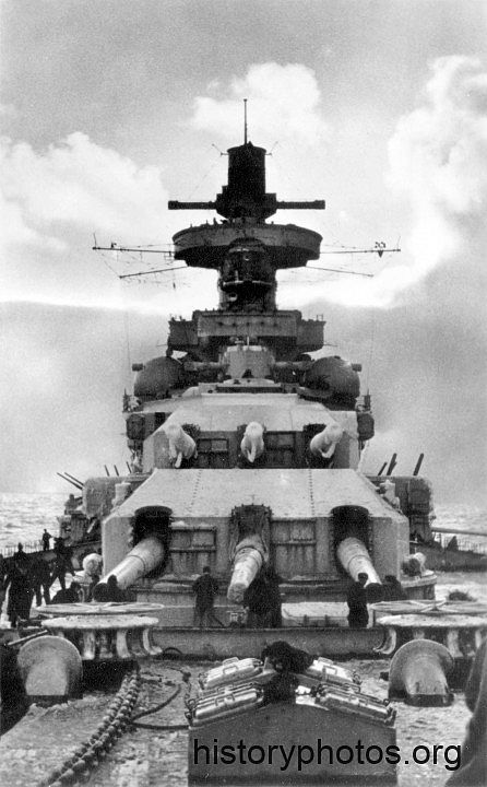 Croiseur de bataille DKM Scharnhorst [Trumpeter 1/200°] de Dyphrologue - Page 21 Image-10