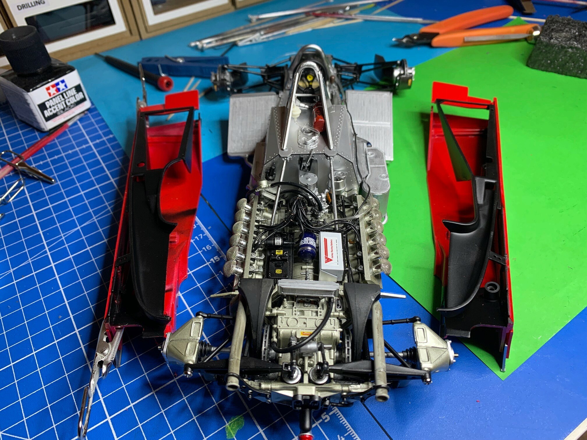 FERRARI 312T4 Gilles Villeneuve 1979, Tamiya 1/12 - Page 6 Wip6110