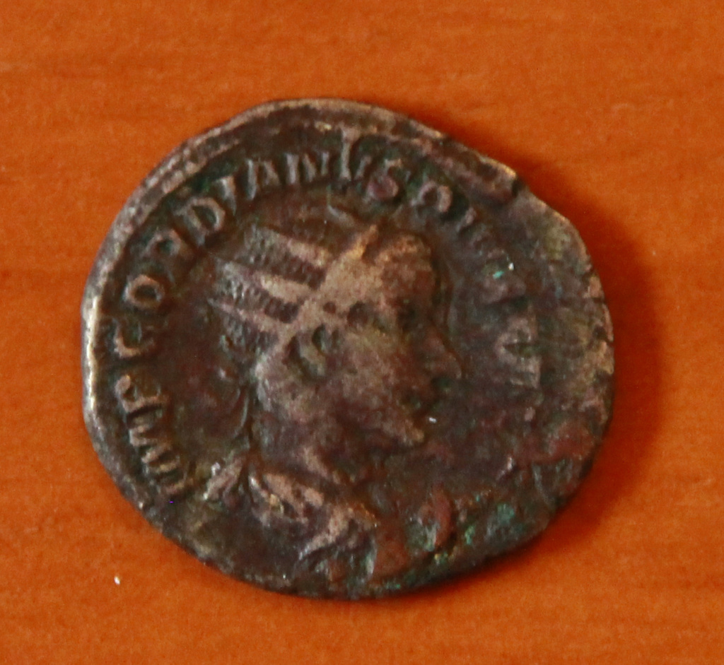 Antoniniano de Gordiano III. CONCORDIA MILIT. Concordia sentada a izq. Roma 13_anv10