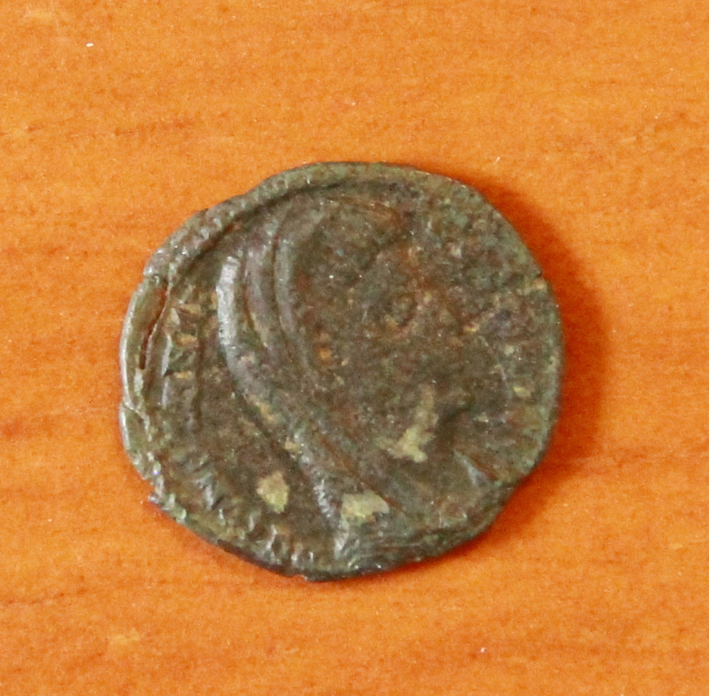 AE4 de consagración de Constantino I. Constantino dirigiendo cuádriga a dcha. Cyzicus. 20_anv11