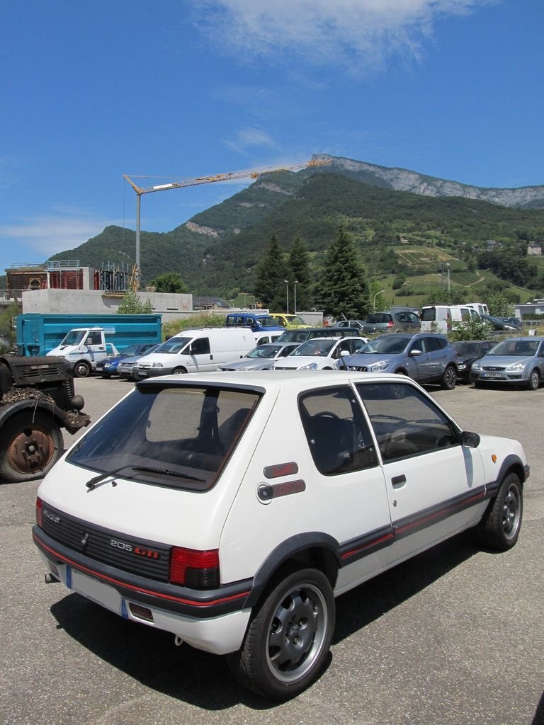 [73] 205 GTI 1L9 - 122cv - AM93 - Blanc Banquise - Page 3 Img_7921