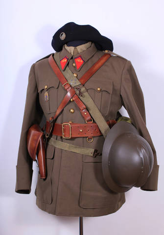 Tenue modèle 1929 artilleur ? Vareus10