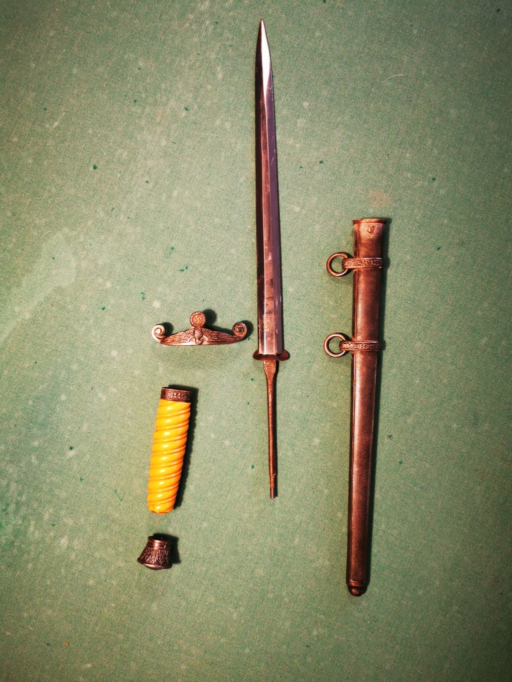 Estimation Collection dague et pistolet mauser Img_2018