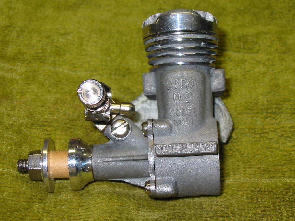 Vintage Tiger muffler/silencer for the Enya .09 or Enya .09-II engine. 001_en25