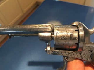 Revolver à broche de liège  38dbc410