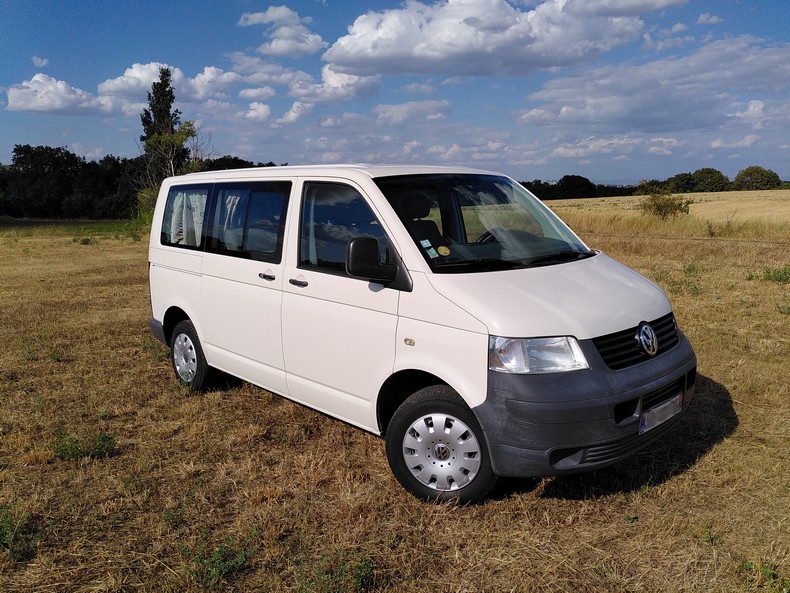 T5 type minibus (combi) avec aménagement amovible 1110