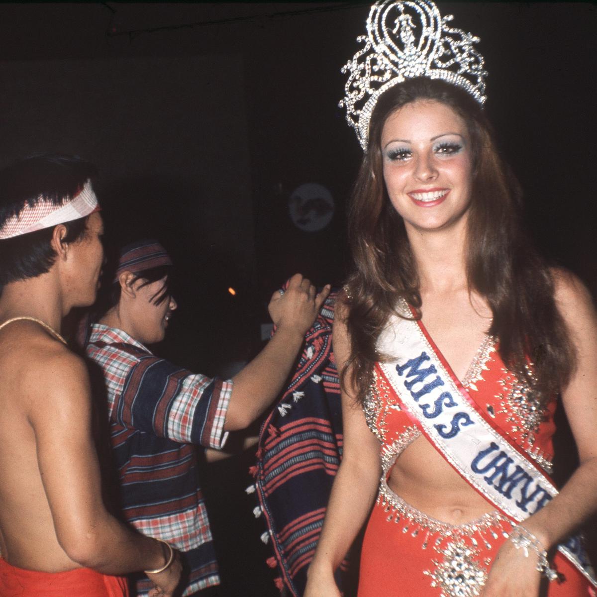 amparo munoz, miss universe 1974. † - Página 6 44358610