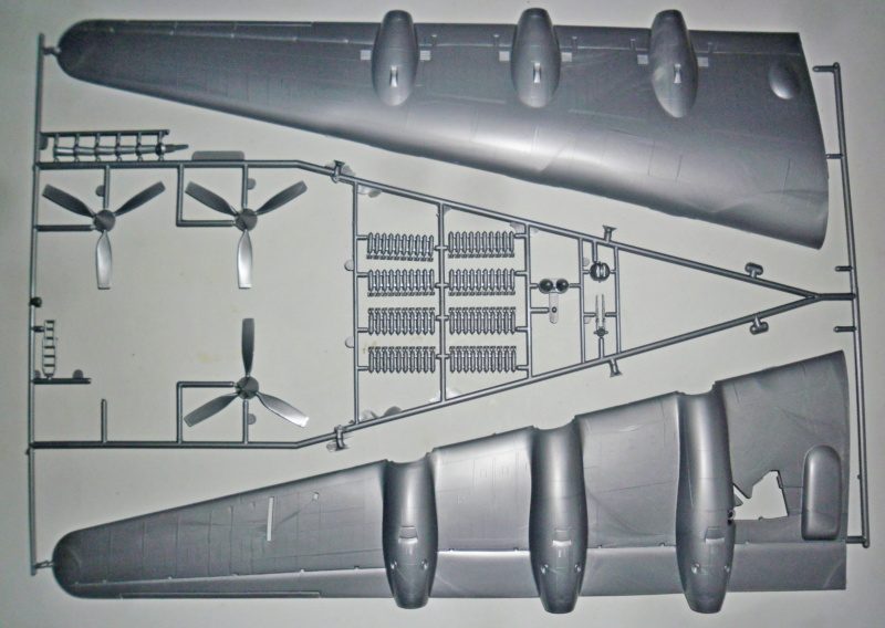 B-36 Langstreckenbomber der US Airforce von Monogram in 1:72. Sam_2514