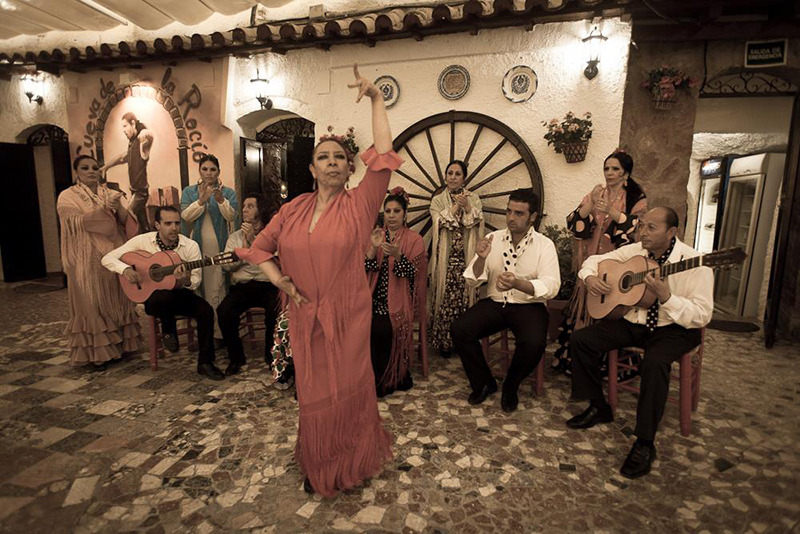 La copla y el flamenco: géneros relevantes en la música española Flamen10