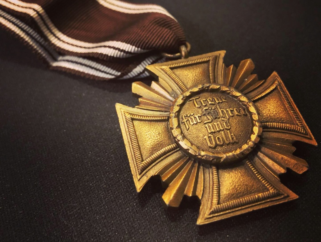 Avis medaille NSDAP 10 ans de service. 4f752710