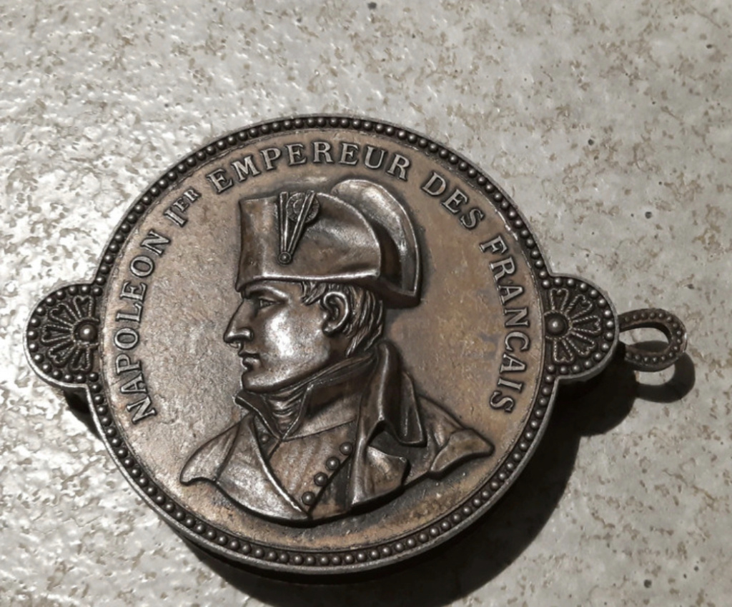 Une loupe napoléon 1er, Empereur des Français. 743fd810