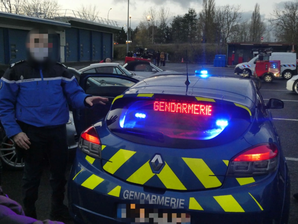Sortie Porsche à la rencontre de la Gendarmerie de Seine et Marne (77) Whatsa26
