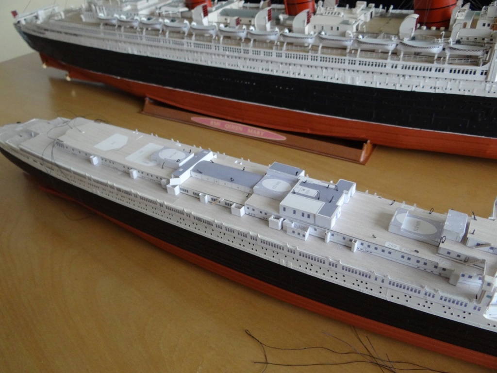 Paquebot RMS Queen Mary / SS Poseidon [Revell 1/570°] de Harry067 Dsc01735