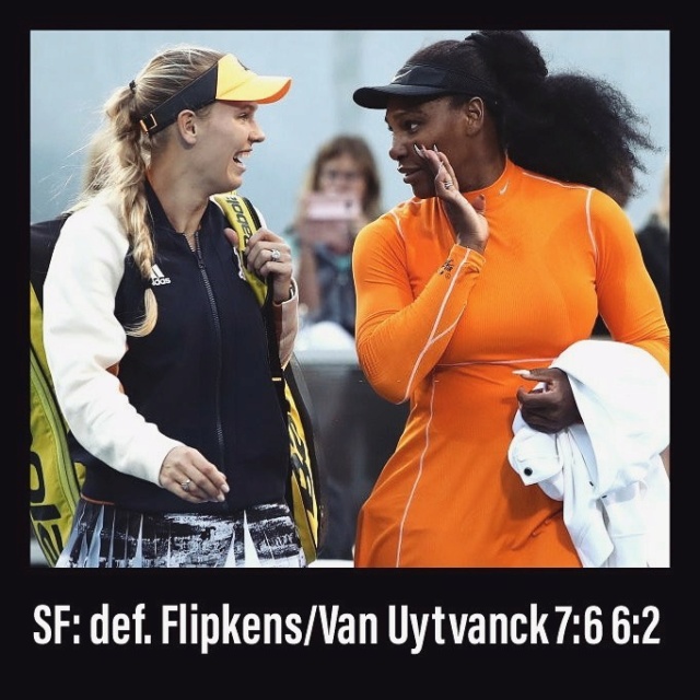 Venus & Serena Williams - 3 - Page 60 Sercar12