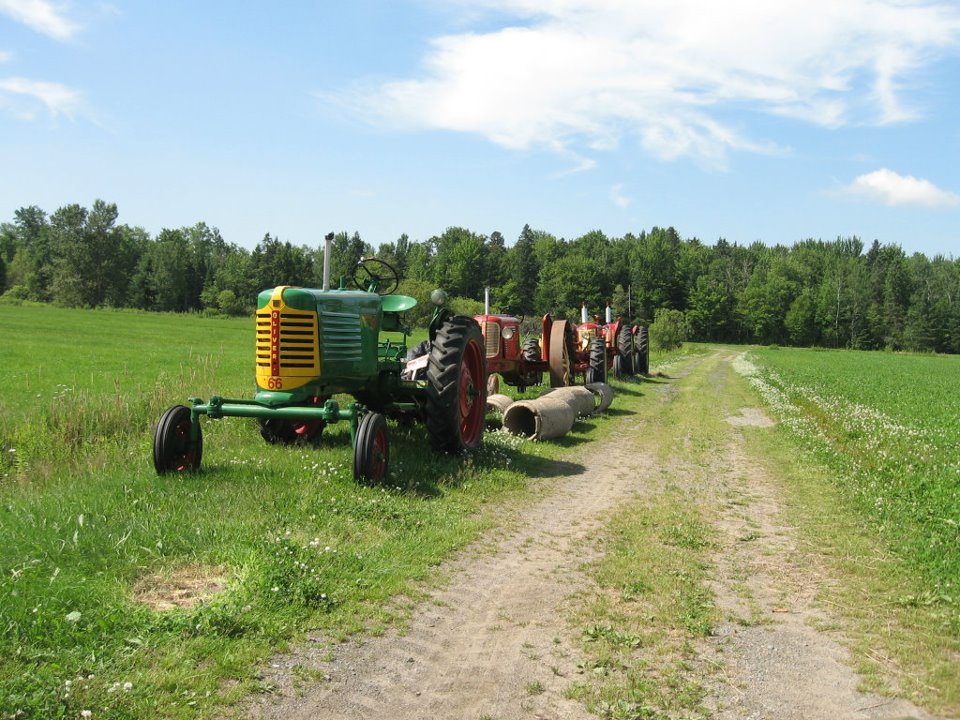 Photos de tracteurs au Canada  30192110
