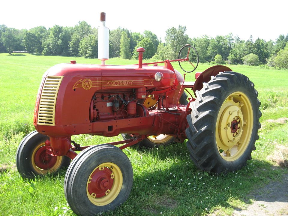 Photos de tracteurs au Canada  30829210