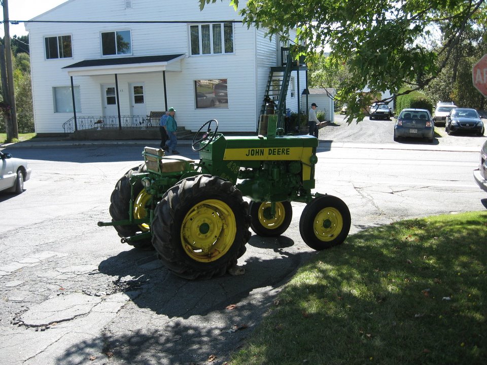 Photos de tracteurs au Canada  31839810